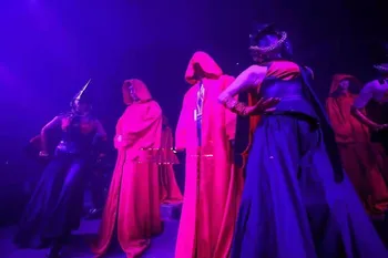 Тематическая вечеринка Bar GOGO cloak robe costume COS костюмы для мужчин и женщин