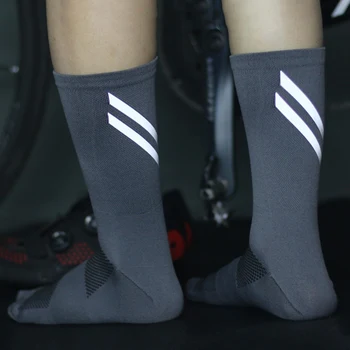 Новые светоотражающие велосипедные носки для ночной безопасности Для мужчин и женщин, Профессиональные велосипедные носки, спортивные носки для пеших прогулок и бега